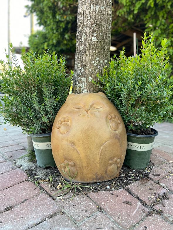 Garden accessories and statuary at Southern Horticulture